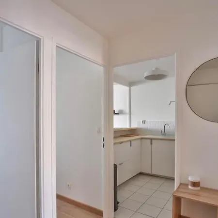 Charmant Appartement 4 Pieces Avec Loggia Cergy Exterior foto