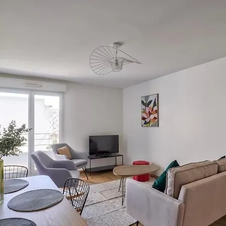 Charmant Appartement 4 Pieces Avec Loggia Cergy Exterior foto