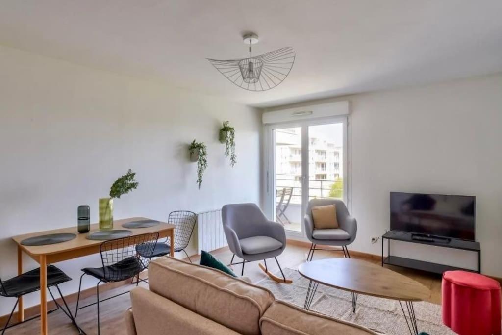 Apartment 4 Pieces Avec Loggia Cergy
